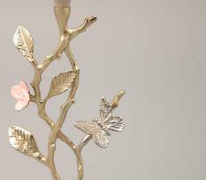 Élégant porte-bougie beige sable avec motif floral pour la décoration de mariage et de la maison - Product Image 5