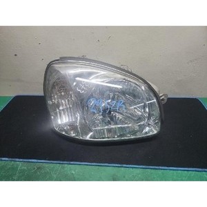 Phare avant droit d'occasion pour Santa Fe 2000, référence OEM 9210226000 - Product Image 1