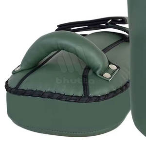 Bouclier de boxe en cuir de qualité supérieure, couleur personnalisée, avec design protecteur, options personnalisées, best-seller au Pakistan - Product Image 5