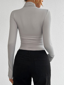 Vente en gros de hauts courts pour femmes à col roulé simulé, coupe ajustée, manches longues, couleur unie, style décontracté, basique, streetwear, pull-over - Product Image 5