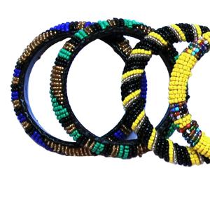 Bracelets de perles multicolores luxueux à la mode et à la mode Nouveaux modèles Broder Style classique Accessoire parfait pour toute tenue - Product Image 4