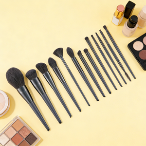 Ensemble de pinceaux de <span class=keywords><strong>maquillage</strong></span> professionnel OEM avec logo personnalisé, pour un effet de <span class=keywords><strong>maquillage</strong></span> précis, couvrant le visage et les yeux, pour une application cosmétique professionnelle. - Product Image 1