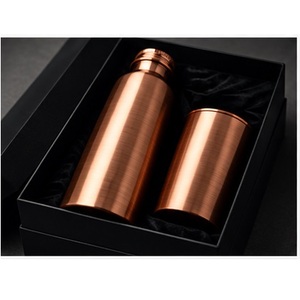 Botella de Agua de Cobre Hecha a Mano con Juego de Tazas, Patrón Perforado, Moderna, Portátil, para Viajes - Product Image 3