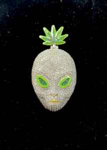 Colgante Hip Hop Personalizado de Lujo con Cara de Extraterrestre Iced Out, Moissanita Redonda VVS que Brilla en la Oscuridad, Acabado en Plata 925 con Baño de Rodio/Oro - Product Image 6