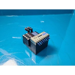 Ensemble de distributeur de électrovannes Koganei X80M-SI-02-L-3W-UR-6W d'occasion, pièces d'équipement semi-conducteur Legacy - Product Image 1