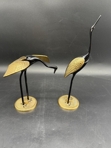 Paire de figurines de héron en laiton artisanales, sculpture d'oiseau en métal noir et or, élégante statue de grue, décoration d'intérieur, ornement de table - Product Image 5