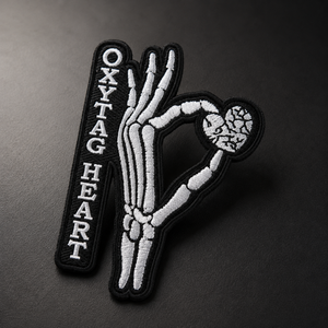 Patch brodé Oxytag Cœur, appliqué thermocollant, forme irrégulière, motif main squelette cœur noir et blanc, prix abordable, personnalisation OEM - Product Image 4