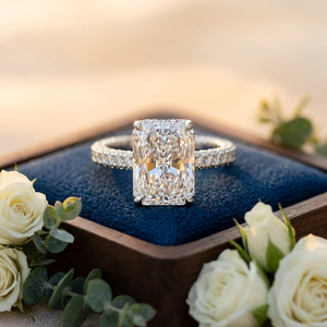 Anillo de Boda RIZTA JEWELS de Lujo en Oro de 14K con Diamante Cultivado en Laboratorio de Corte Radiante Color E, Certificado IGI, para Mujer y Pareja, 3.85 g - Product Image 1