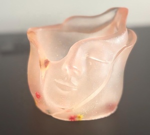 Vase élégant en résine pour centre de table - Product Image 4