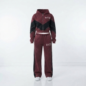 Conjunto de chándal de dos piezas para mujer: Sudadera corta con cremallera, lavado ácido, bloques de color y detalles de pedrería, y pantalones de chándal de pierna ancha. - Product Image 3
