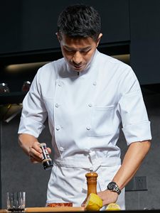 เสื้อเชฟแขนยาวสำหรับร้านอาหารและโรงแรม ผ้าทวิลโพลีเอสเตอร์/คอตตอน ดีไซน์ใหม่สำหรับเชฟ ชุดยูนิฟอร์มซูชิ - Product Image 5