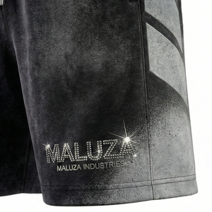 กางเกงขาสั้นลำลองผู้ชายพรีเมียมกำมะหยี่ แต่งโลโก้วิบวับ สไตล์ลำลองสำหรับฤดูร้อน สหรัฐอเมริกา ยุโรป กางเกงขาสั้น Maluza คุณภาพพรีเมียม ทรงเอลิท - Product Image 5