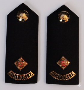 Épaulettes de luxe brodées à la main de haute qualité avec insigne métallique pour uniforme australien - Personnalisables et lavables - Product Image 1