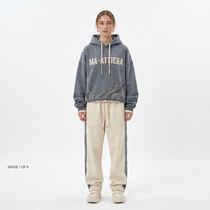 Conjunto de chándal oversize para mujer: Sudadera con capucha de forro polar y pantalones jogger, estilo casual urbano con estampado de letras y ajuste holgado. - Product Image 1