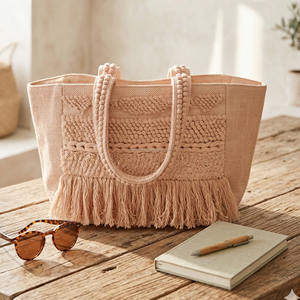 Bolso de Mano Decorativo Estilo Boho de Verano, Ideal para Viajes, Bolso de Playa de Algodón Bohemio Hecho a Mano para Mujer con Borlas y Flecos - Product Image 5