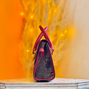 Bolso Cruzado de Cuero Genuino Venus Leathers, Estilo Western, Hecho a Mano, con Patrón de Letras y Flores, Cierre de Cremallera, 45-55cm, ¡Gran Venta! - Product Image 3