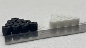 Cuentas de Vidrio Facetadas Brillantes en Negro y Blanco Marfil para la Fabricación de Joyas, Pulseras, Collares y Manualidades - Product Image 3