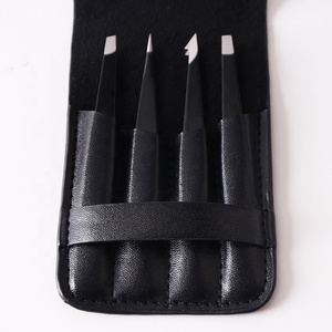 Juego de 4 Pinzas para Cejas Negras con Logotipo Personalizado, Pinzas Cosméticas para Depilar con Bolsa de PU - Product Image 5