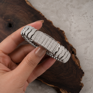กำไลข้อมือแบบ Cuban Link ชุบทอง 18K ประดับเพชรทรงบาแกตต์และทรงกลมแบบฮิปฮอปสั่งทำพิเศษ - Product Image 2