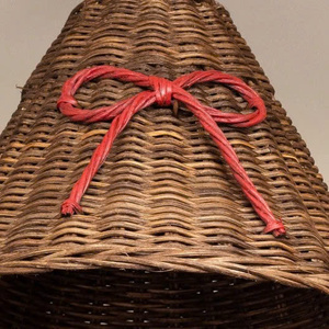 Abat-jour en rotin brun foncé, artisanal, design moderne, tissé vintage avec accent en nœud, idéal pour la décoration de la maison et des hôtels. - Product Image 6