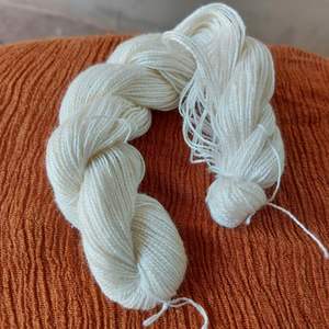 Hilo de Seda 100% Pura, Tejido a Mano, Color Blanco Natural Sin Teñir, para Tejer Suéteres o Mantas, Hilo de Seda con Patrón Natural - Product Image 3