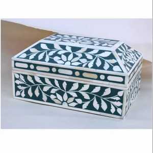 Caja de Joyería Cuadrada Roja con Incrustaciones de Hueso y Tapa, Patrón Floral Grabado, Decoración para el Hogar - Product Image 6