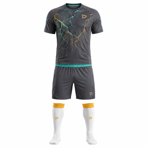 Uniforme de Fútbol Personalizado para Hombre y Jóvenes: Conjunto Profesional de Camisetas y Pantalones Cortos de Fútbol Personalizados – Sublimados y Transpirables - Product Image 1