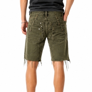Shorts de mezclilla para hombre con dobladillo sin rematar, estilo urbano, listos para el verano, corte moderno, colección de tendencia. - Product Image 2