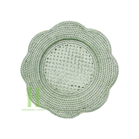 Sets de table en rotin vert festonné pour table à manger Plaques de chargeur en rotin Boho personnaliser au Vietnam Factory