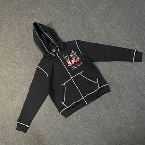 Sweat à capuche brodé Inside Outstitch pour homme avec détails déchirés, streetwear décontracté, fermeture éclair pour un confort et une mode au quotidien - Product Image 3