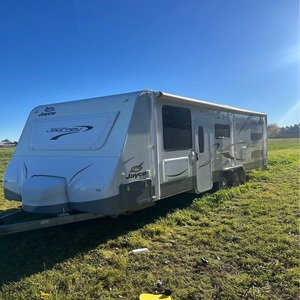 Caravane tout-terrain robuste et extensible avec cuisine, lit, rangement et système d'eau pour aventures en plein air - Product Image 3
