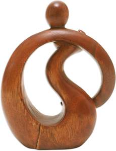 Statue romantique en bois de couple, design abstrait enlacé, décoration artisanale, cadeau pour mariages, anniversaires, sculpture d'art moderne pour la maison - Product Image 4