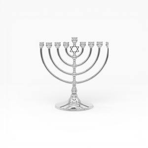 Ménorah en métal argenté, design classique étoile centrale, décoration religieuse Hanouka, accent décoratif de table - Product Image 1