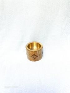 Brûleur d'encens artisanal en bois de manguier écologique avec motif de feuille sculpté à la main pour usage religieux, toutes saisons - Product Image 6