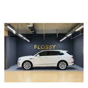 Bentley Bentayga 4.0 V8, Modelo de Julio de 2021, con 45,500 km, Caja de Cambios Automática, Asientos de Cuero, Cámara Trasera, Volante a la Izquierda - Product Image 3