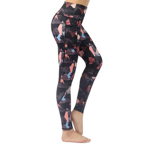 Leggings de Compresión para Mujer Hechos a Medida al por Mayor, Leggings de Sublimación para Mujer, Leggings Yummy con Estampado Personalizado al por Mayor con Bolsillos - Product Image 3