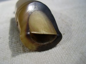 Silbato Moderno y Duradero de Doble Extremo de Cuerno de Búfalo Pulido para Entrenamiento de Perros, Caza y Safari - Product Image 6