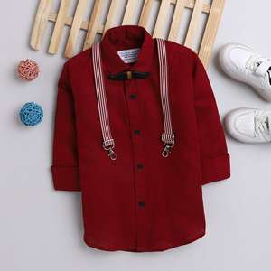 Chemise de soirée unie Polka Tots avec nœud papillon en bois et jarretelles rayées-Rouge - Product Image 1