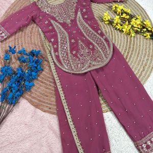 Ensemble Kurti Sharara en Georgette avec broderie lourde et travail Moti, et Dupatta en voile de soie, entièrement cousu, pour enfants, par Royal Export - Product Image 6