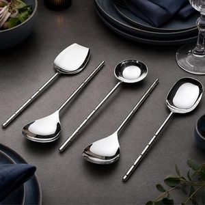 Ensemble de couverts de luxe en acier inoxydable pour la restauration, fabriqué par un fabricant OEM, avec manche en bois, surface lisse et design élégant - Product Image 3