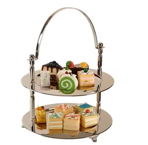 Support à gâteau de luxe nordique en argent avec couvercle en verre, base en marbre rose, plateau de présentation de desserts, vaisselle de fête - Product Image 5