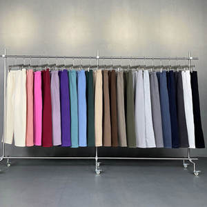 Pantalon de survêtement baggy personnalisé pour homme, coupe évasée, avec broderie et motifs en relief, en molleton 500 g/m², couleur unie, coupe ample - Product Image 4