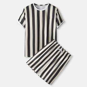 ชุดลำลองผู้ชายสำหรับฤดูใบไม้ร่วง ดีไซน์ใหม่ เสื้อยืดและกางเกงขาสั้นถัก แห้งเร็ว ผลิตจากโพลีเอสเตอร์/คอตตอน ขายส่ง ชุดออกกำลังกาย - Product Image 1