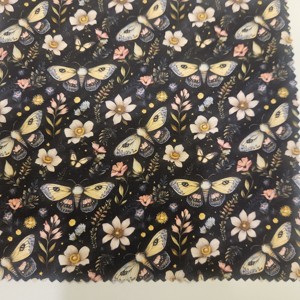 Belle collection de motifs numériques vintage en coton, 44 pouces de largeur, sur tissu pour draps, prêts à être expédiés immédiatement. - Product Image 1