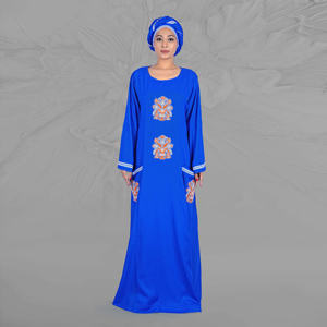 ชุดคาฟตันผ้าเรยอนพร้อมงานปักลายประณีต ตกแต่งด้านหน้าด้วยลวดลายสวยงาม ขอบแขนเสื้อแบบมีลวดลาย กระเป๋าข้าง และความยาวแบบยาวถึงพื้น - Product Image 1