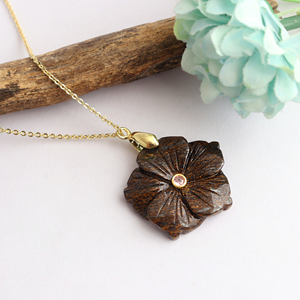 Women <b>statement</b> jewelry natural bronzite flower carved pendant <b>necklace</b> 18k gold plated pink zircon inlaid designer <b>necklace</b> - Product Image 1