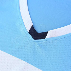 Uniforme de Baloncesto OEM, Conjunto Deportivo con Tela Transpirable que Absorbe la Humedad, Alta Calidad para Mayor Comodidad en los Juegos - Product Image 5