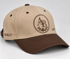Casquette de mariage personnalisée à cinq panneaux en toile de coton premium, beige camel, avec visière marron expresso, monogramme LOVE et date brodés - Product Image 4