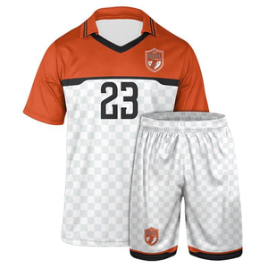 Ensemble de maillots de football personnalisables pour hommes, 100% polyester, maille respirante, séchage rapide, short à sangles réglables, fermeture à cordon, nom d'équipe personnalisé - Product Image 1