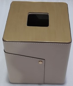 Boîte à mouchoirs en similicuir de qualité supérieure et tissu en filet avec finition métallique - Product Image 1
